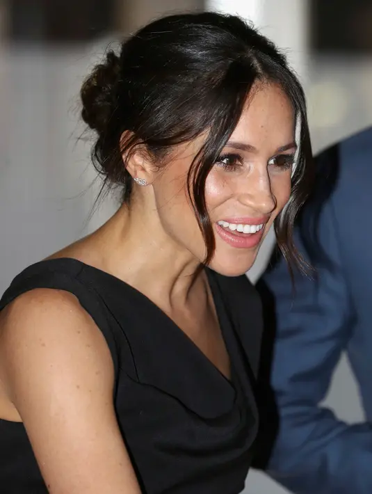 Tunangan Pangeran Harry, Meghan Markle saat menghadiri Commonwealth Heads of Government Meeting di London (19/4). (Chris Jackson/Pool Photo via AP)