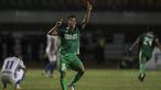 Bek PSMS, Wanda Syahputra, merayakan gol yang dicetak Dimas Drajad ke gawang PSIS pada laga semifinal Liga 2 2017 di Stadion GBLA, Bandung, Sabtu (25/11/2017). PSMS menang 2-0 atas PSIS. (Bola.com/Vitalis Yogi Trisna)