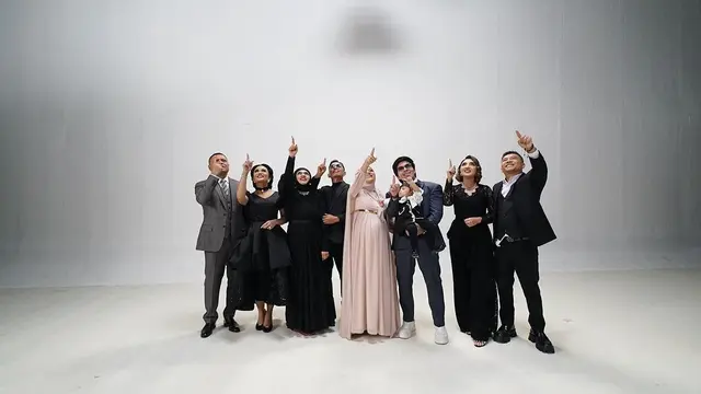 Atta Halilintar dan Aurel bersama keluarga [Instagram/genifarouk]