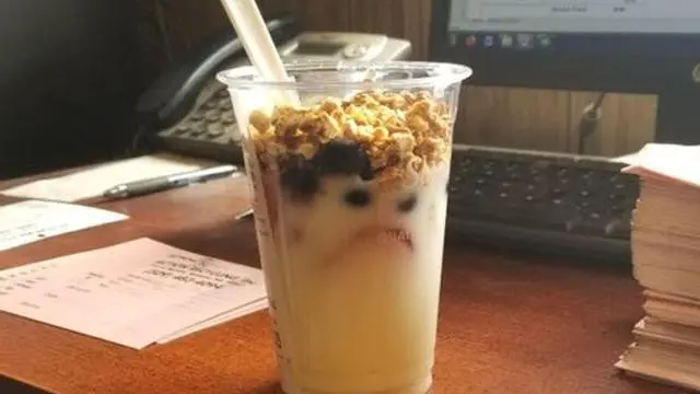 6 Potret Minuman Seperti Berekspresi Ini Unik, Muncul dengan Sendirinya