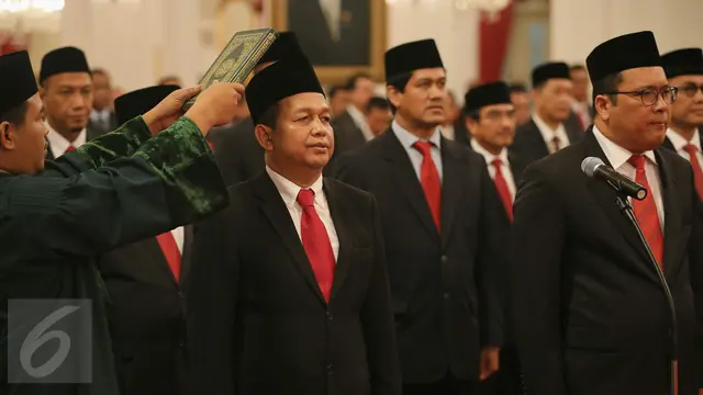 20160120-Jokowi Resmi Lantik Pengurus KEIN Pimpinan Soetrisno Bachir-Jakarta