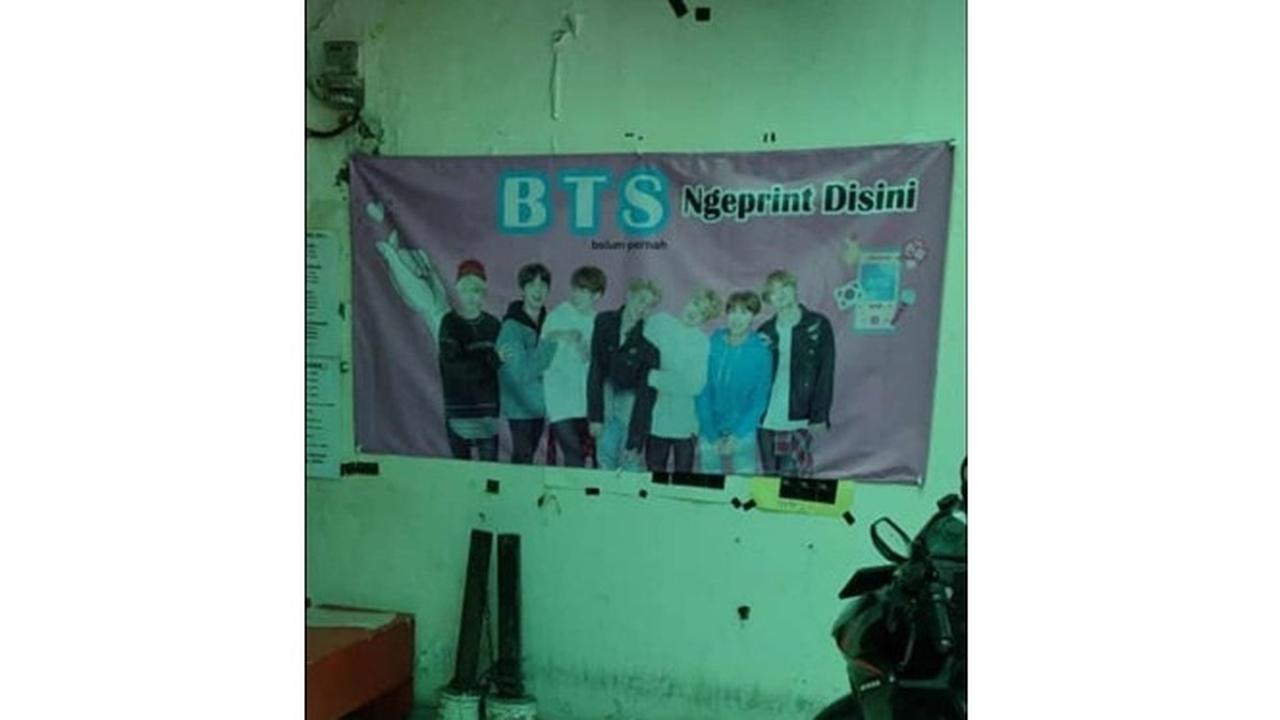 Spanduk Fotocopy Ini Nyeleneh Banget, Bikin Geleng Kepala