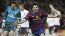 Bintang Barcelona, Lionel Messi, merayakan gol yang dicetaknya ke gawang Arsenal pada laga perempat final Liga Champions di Stadion Camp Nou, Barcelona, Selasa (6/4/2010). (AFP/Josep Lago)