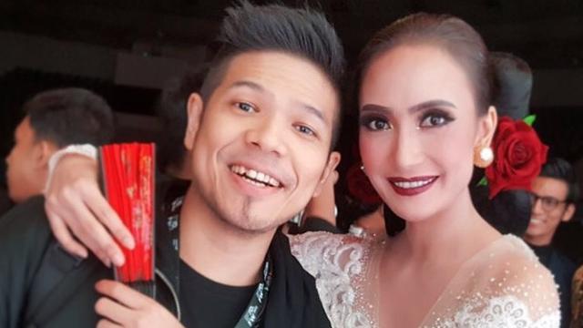 Miliki Pesona Tersendiri, 5 Seleb Wanita Ini Pilih Anak Band Sebagai Suami