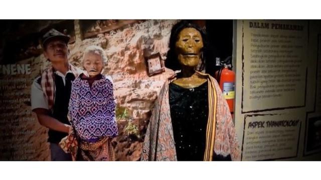 Museum Kematian ini menyajikan beberapa tradisi penguburan yang ada di Indonesia.