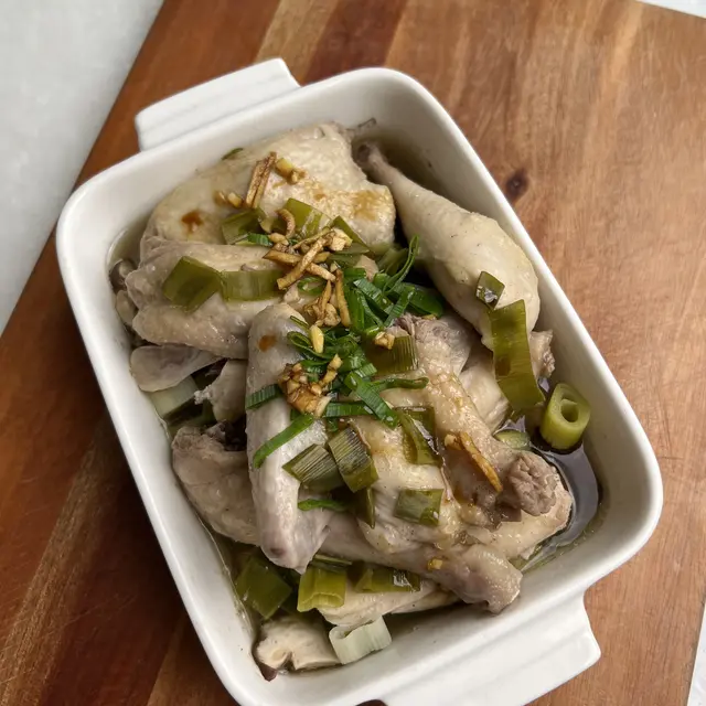 Ayam Kukus Jahe ala Chef Olivia Tommy. Credit: Shopee