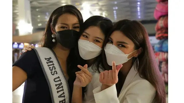 7 Potret Ayu Maulida saat Bertolak ke Florida, Ikuti Ajang Miss Universe 2020