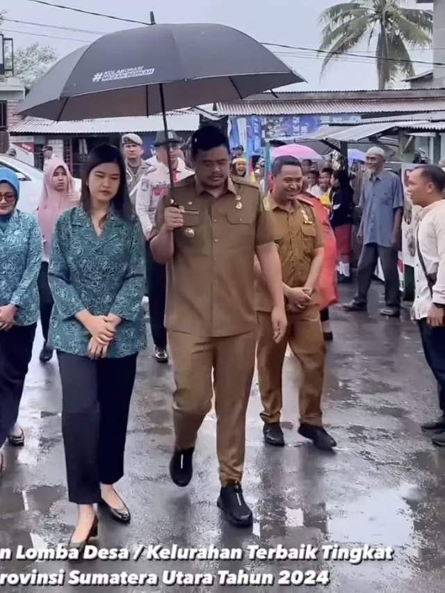 Kahiyang Ayu Kenakan Seragam PKK. [@ayanggkahiyang]