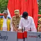 Presiden Joko Widodo (Jokowi) meresmikan 22 ruas jalan daerah dan 16 jembatan callender Hamilton di Jawa Barat. (Foto: Kementerian PUPR)