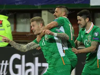 Irlandia berhasil mengalahkan tuan rumah Austria, 1-0, dalam laga Grup D Kualifikasi Piala Dunia 2018 di Stadion Ernst Happel, Wina, Minggu (13/11/2016) dini hari WIB. James McClean (kiri) mencetak gol kemenangan Irlandia. (Bola.com/Reza Khomaini)