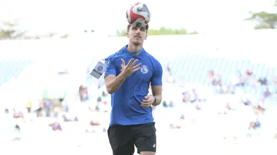 Diperkenalkan Arema FC, Mauro Zijlstra Singgah ke Gate 13 Kanjuruhan