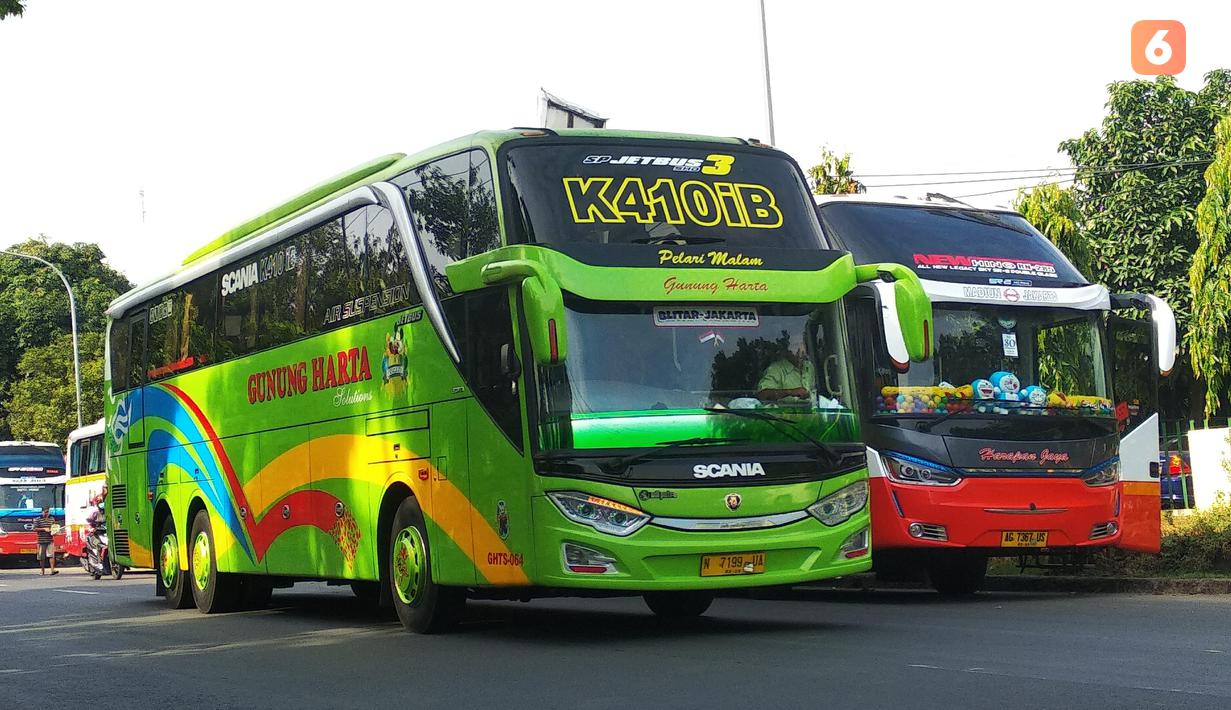 Jetbus 3 pertama kali diperkenalkan pada acara GIICOMVEC 2018 yang merupakan ajang pameran kendaraan komersial. Bus ini pertama kali dipamerkan dalam varian High Deck Double Glass (HDD) dan merupakan generasi ketiga Jetbus. Bus ini memiliki perubahan minor pada bagian depan dan belakang dengan menggunakan lampu berjenis LED dengan Sequential Turning Signal. Bus ini juga memiliki perubahan pada bagian bemper depan dan belakang, namun untuk bentuk pilar kaca dan topinya masih menggunakan bentuk yang sama seperti generasi sebelumnya. Adapun Varian dari Jetbus 3 ini terdiri dari varian HDD dan SHD.