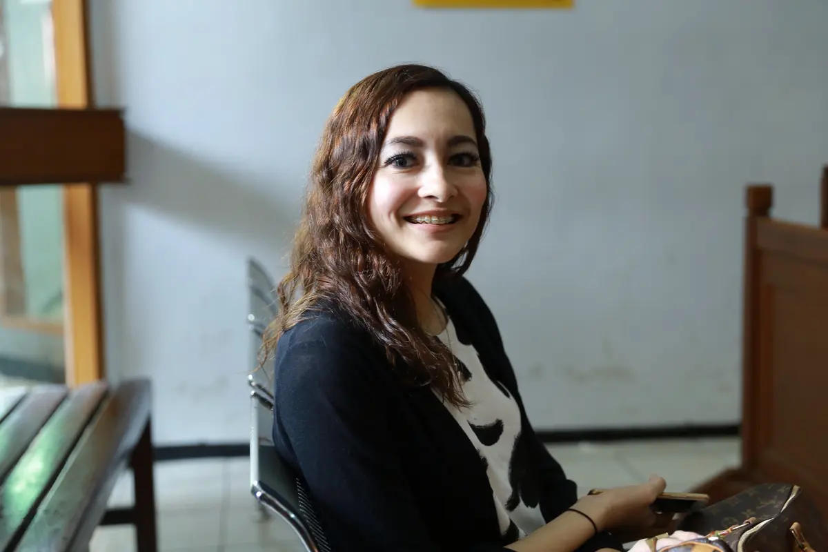 [Bintang] Dewi Rezer