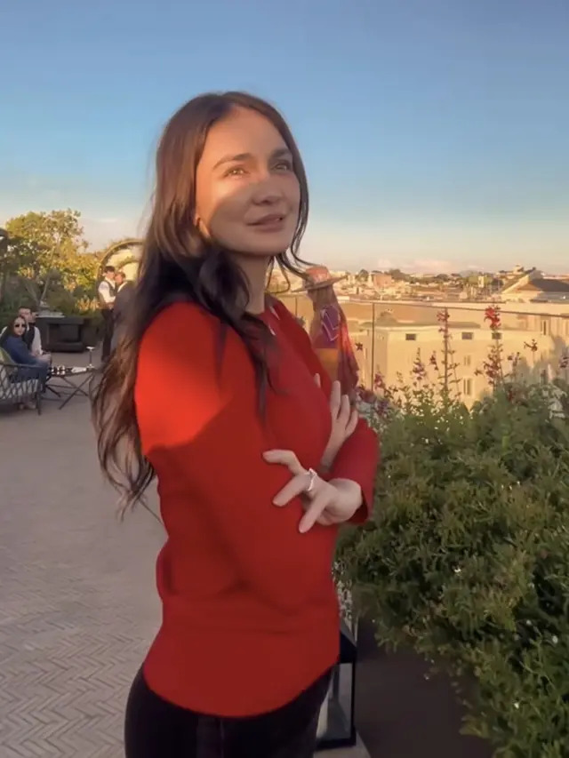 Potret Terbaru Luna Maya Setelah Menikah Langsung Bekerja ke Italia. [@lunamaya]