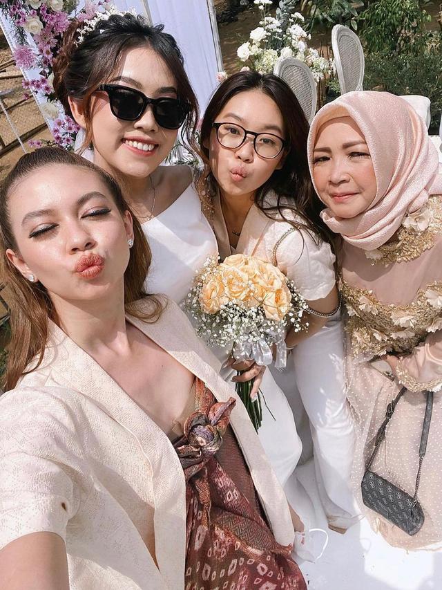 Sama-Sama Modis, Ini 6 Kebersamaan Yuki Kato dan Reina Kato yang Jarang Tersorot