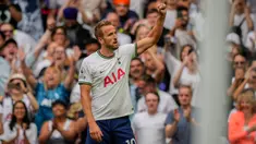 Pemain Tottenham Hotspur Harry Kane melakukan selebrasi usai mencetak gol ke gawang Wolverhampton Wanderers pada pertandingan sepak bola Liga Inggris di Tottenham Hotspur, London, Inggris, 20 Agustus 2022. Tottenham Hospur menang dengan skor 1-0 atas Wolverhampton Wanderers. (AP Photo/Frank Augstein)