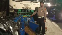 Kecelakaan Beruntun 4 Kendaraan di Cilincing Jakut, Bajaj Ringsek Terjepit Truk