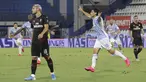 Pemain SPAL Sergio Floccari (kanan) melakukan selebrasi usai mencetak gol ke gawang AC Milan pada pertandingan Serie A di Stadion Paolo Mazza, Ferrara, Italia, Rabu (1/7/2020). Pertandingan berakhir dengan skor 2-2. (Filippo Rubin/LaPresse via AP)