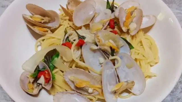 Resep spageti kerang batik. (dok. Cookpad @tommy1103)