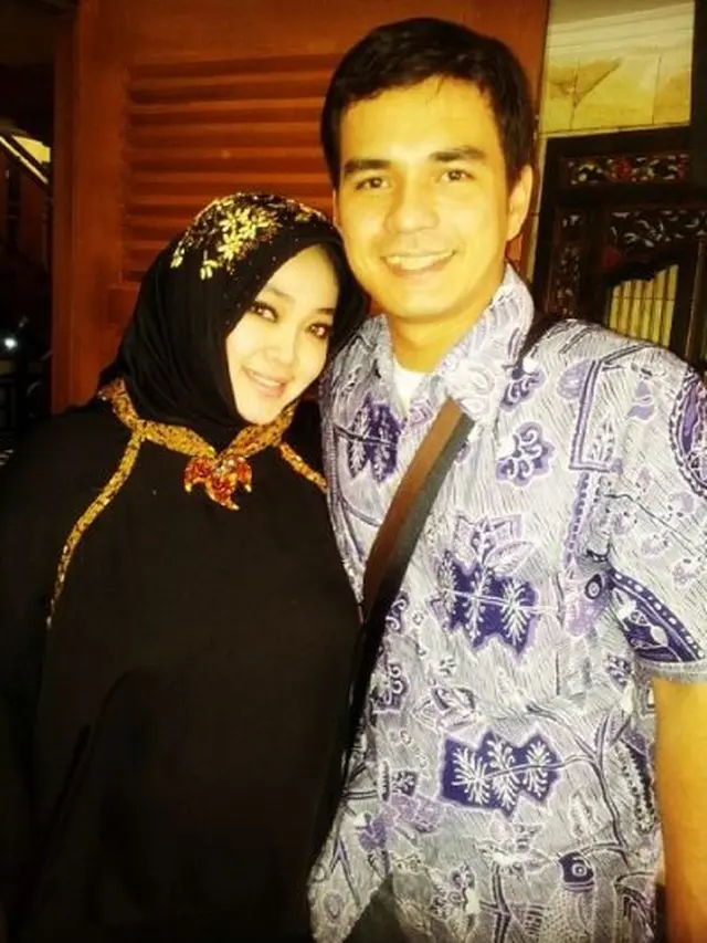 Rina Gunawan dan Teddy Syah
