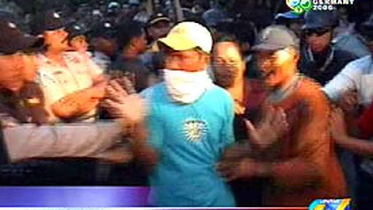 040705dPilkadaTolak.jpg