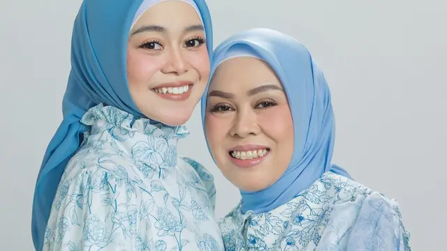 6 Gaya Pemotretan Lesty Kejora dan Keluarga, Penuh Kehangatan