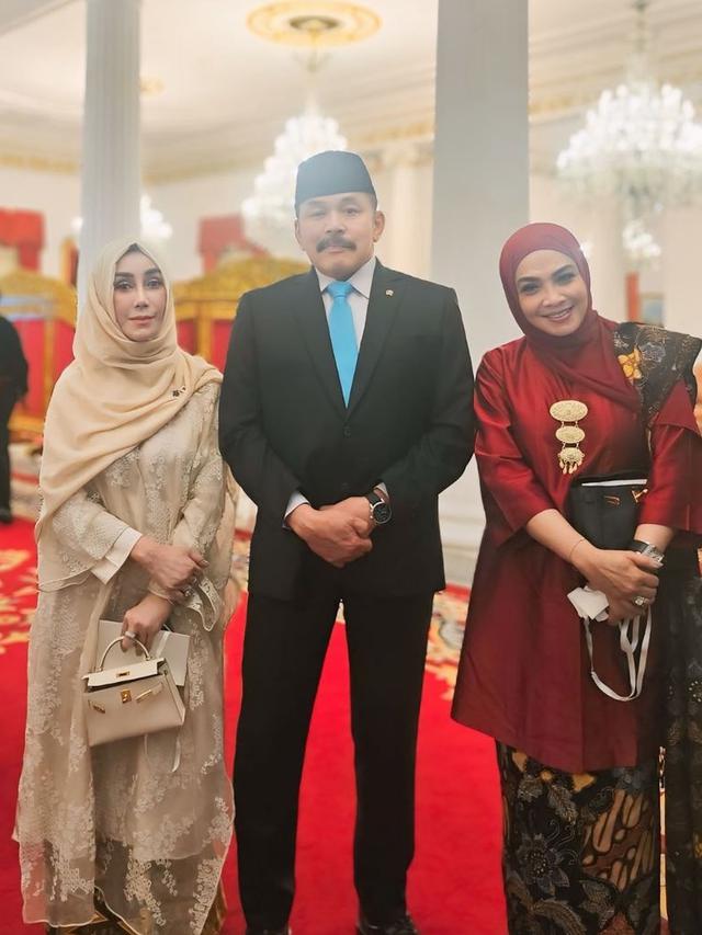 Tampilan Keluarga Raffi Ahmad saat Pelantikan di Istana Negara. [@raffinagita1717]