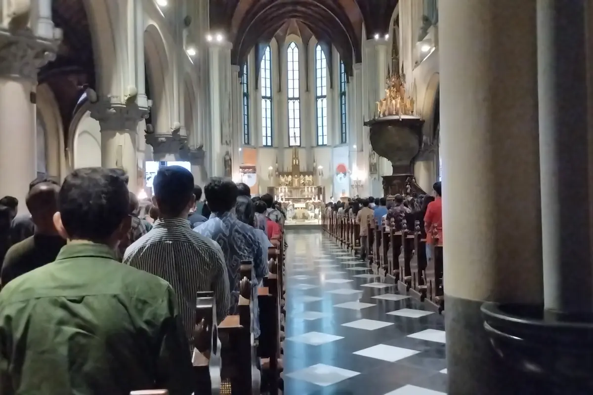 Misa terakhir di hari kedua Ibadah Natal 2022 di Gereja Katedral Jakarta, Minggu (25/12/2022).