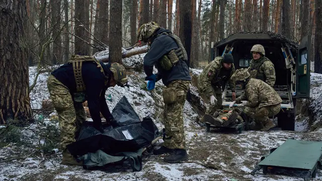 Perjuangan Tentara Medis Militer Ukraina di Medan Pertempuran Melawan Rusia