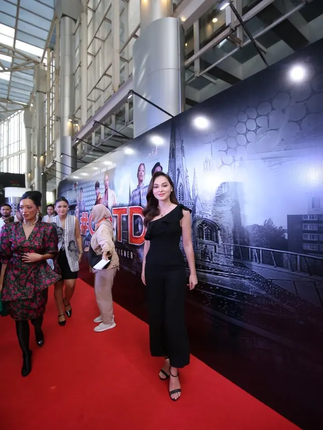 Red Carpet Film #OOTD (Fimela/Daniel Kampua)