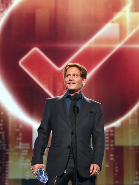 Dilaporkan PEOPLE, di akhir pekan lalu sebelum hadir di People’s Choice Awards 2017, Johnny Depp terlihat sedang berlenggang di kawasan LA bersama temannya ketika hendak mencari sarapan pagi. (AFP/Bintang.com)