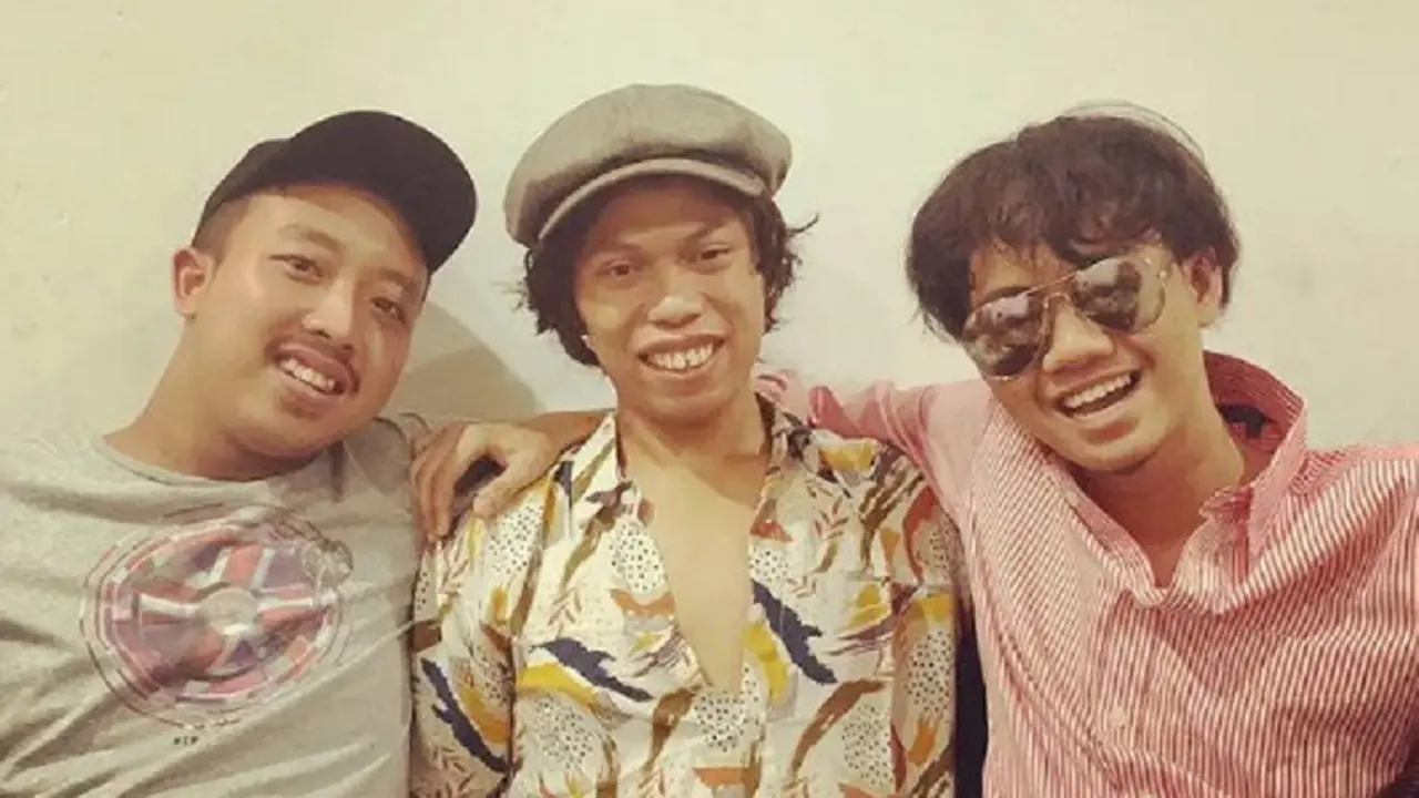 Viral Tiga Pria Ini Mirip Warkop DKI, Warganet: Reinkarnasi!