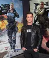 Justin Theroux yang memiliki hobi mengoleksi jaket kulit, kabarnya ragu untuk menambah koleksinya lagi lantaran ia takut jika sang istri akan membunuhnya karena jaketnya yang sudah banyak. (AFP/Bintang.com)