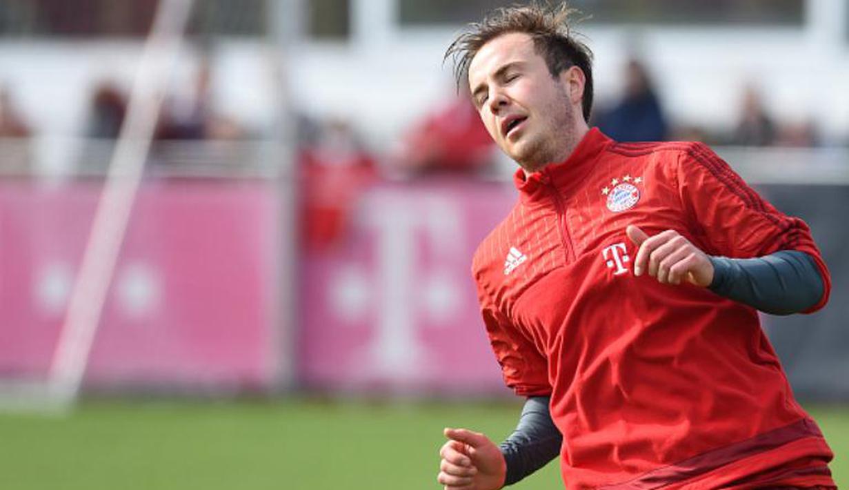 1. Mario Gotze - Biaya £ 27,75 juta dikeluarkan the Bavarian untuk memboyong Gotze dari Dortmund. Namun dengan bakat yang dimiliki, pemain 25 tahun tersebut gagal mengulangi performa impresif kala memperkuat the Borrusian. (AFP/Christof Stache)