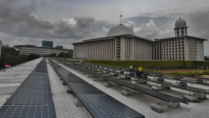 Masjid Istiqlal Terangi Diri dengan Energi Surya!