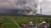 Abu Vulkanik Semeru Tak Ganggu Penerbangan, Tak Ada Bandara Ditutup