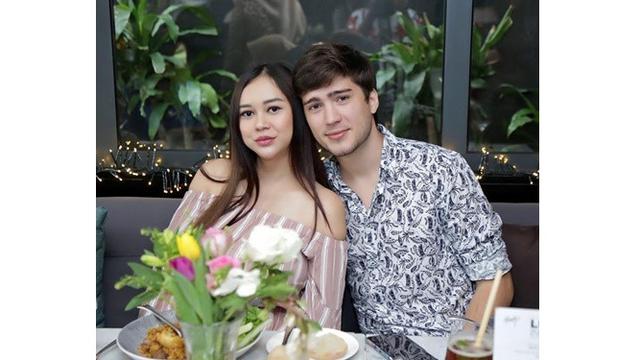 10 Selebriti Ini Bersuamikan Bule, Mesra dan Harmonis Abis