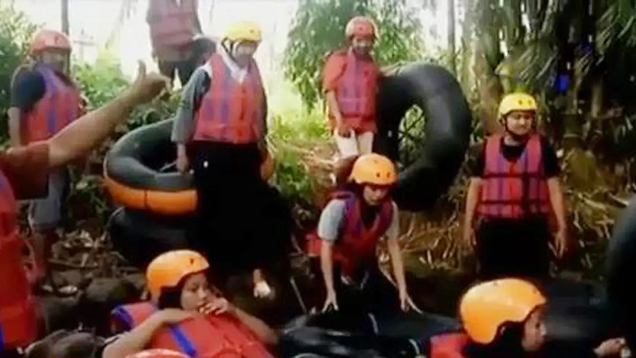  Wisata River Tubing di Sungai Zeelandia Jember