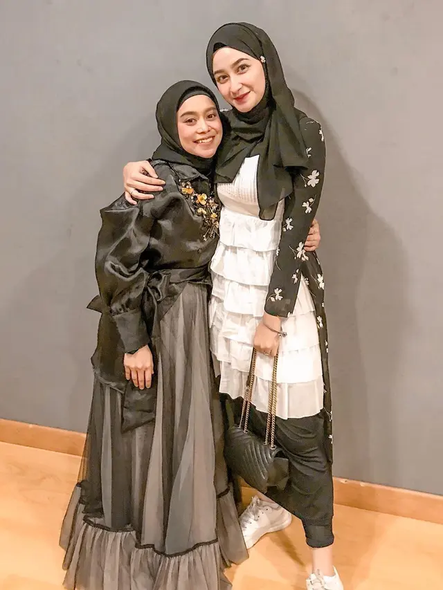 Pernah Dikabarkan dekat dengan Ridho DA, Ini 6 Potret Terbaru Shania Indriani