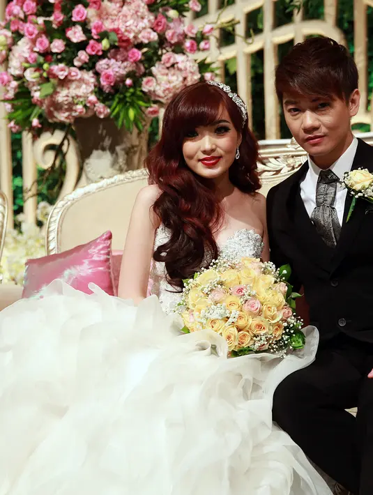 Margareth Angelina (Angel Cherrybelle) dan Rudy alias Ming. Menikah pada Minggu, 15 November 2015 di Hotel Pullman, Jakarta Barat. (Deki Prayoga/Bintang.com)