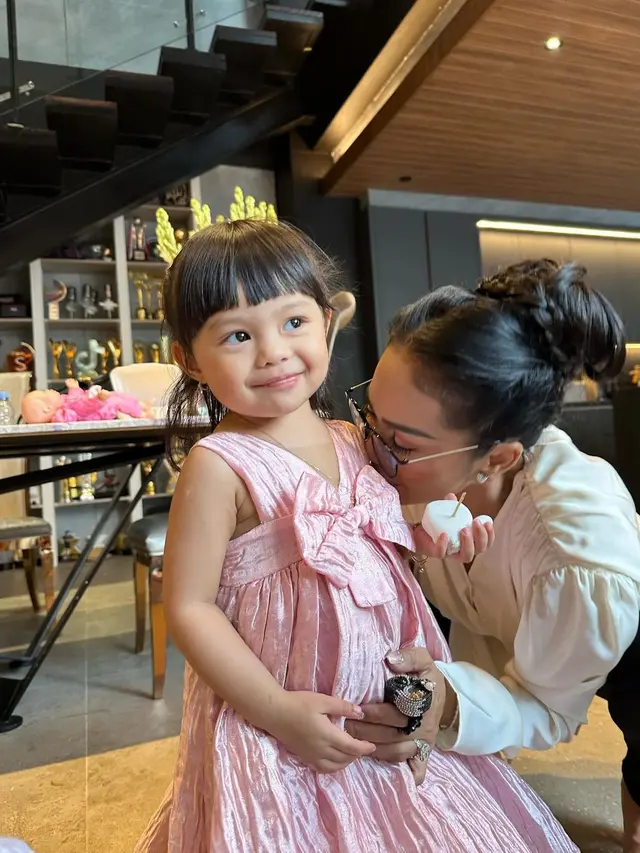 Krisdayanti di Pesta Ultah ke-2 Baby Ameena
