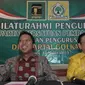 Ketua Umum PPP Rommahurmuziy (kiri) dan Ketua Umum Partai Golkar Agung Laksono berdampingan di Jakarta, Jum'at (13/3/2015). Agung Laksono menegaskan safari politiknya untuk memberikan dukungan pada pemerintahan saat ini. (Liputan6.com/Andrian M Tunay)