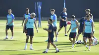 Di lain pihak pelatih Barcelona, Xavi Hernandez dikabarkan memberi tahu petinggi Barcelona bahwa dia ingin melepas enam pemain termasuk Frankie de Jong sebelum jendela transfer musim panas ini ditutup.(AFP/Pau Barrena)