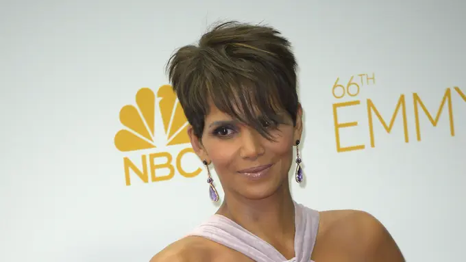 [Bintang] Halle Berry