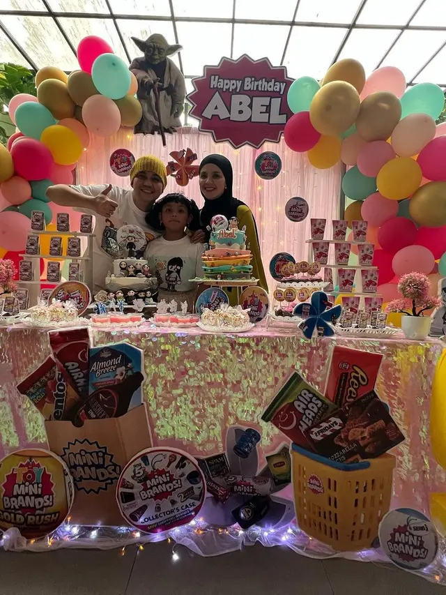 Perayaan ultah Indra Bekti ke-45 bersamaan dengan sang putri kedua Amabell (Foto: IG indrabekti)