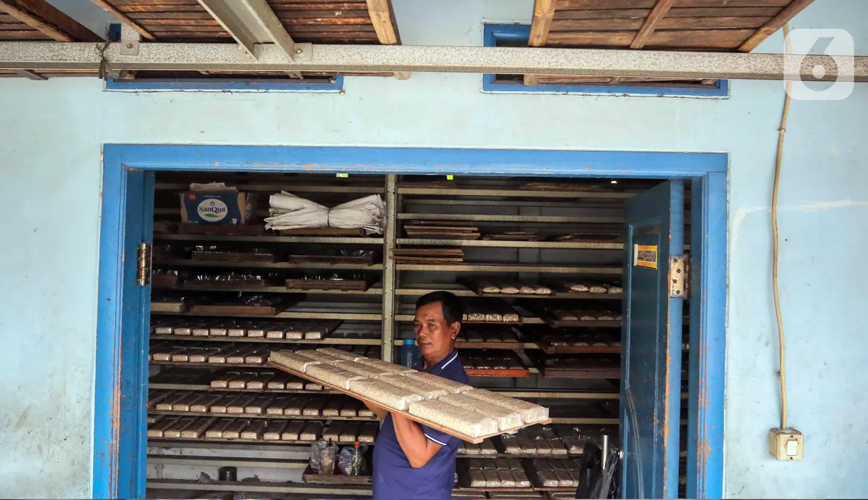 Untuk Tahun Pajak 2025 dan seterusnya dapat menggunakan Norma Penghitungan, jika memenuhi syarat dan omset belum melebihi Rp 4,8 miliar, atau menggunakan tarif normal dan menyelenggarakan pembukuan jika omzet di atas Rp 4,8 miliar. (Liputan6.com/Angga Yuniar)