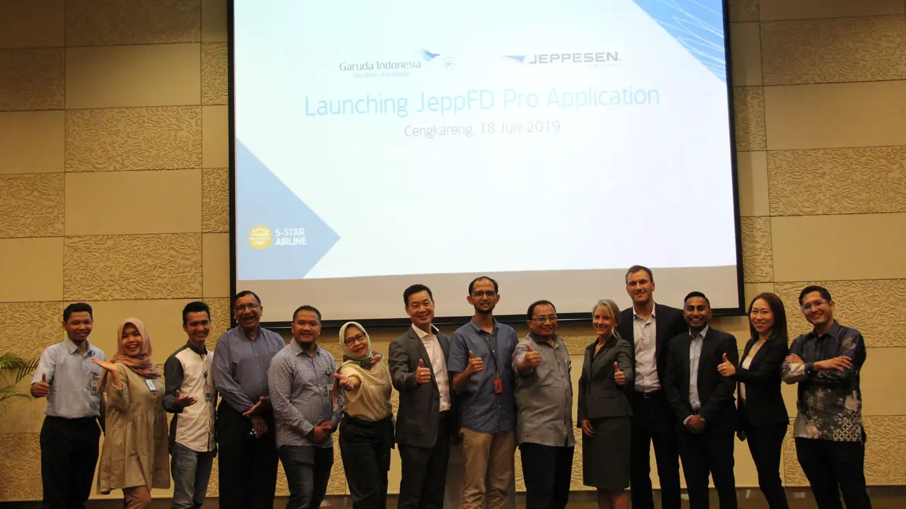 Garuda Indonesia resmi meluncurkan transformasi digital navigation chart dengan menggunakan aplikasi electronic flight bag (EFB) Jeppesen FliteDeck Pro.