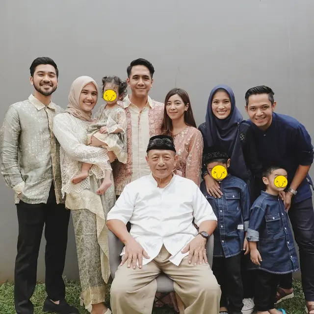 Momen 6 Artis Kumpul Bareng Keluarga Besar Saat Lebaran, Penuh Kehangatan