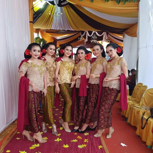 6 Potret Nella Kharisma Saat Pakai Kebaya, Makin Memesona