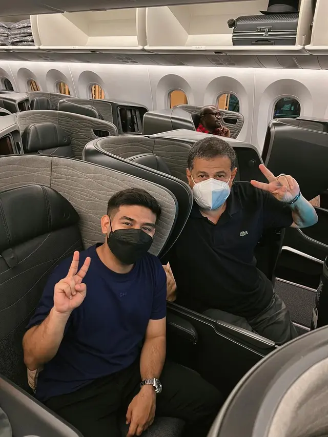 6 Potret Kebersamaan Fadil Jaidi dan Pak Muh di Paris, Seru Banget